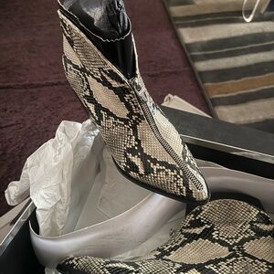 Sigerson Morrison Black and Cream Patterned Ankle Boots